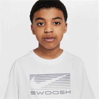 NIKE DRI-FIT SWOOSH ERKEK ÇOCUK T-SHIRT HJ3743-100