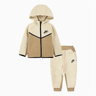 NIKE TECH UNISEX ÇOCUK EŞOFMAN TAKIMI 66M880-J44