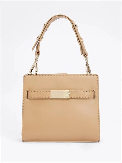 TOMMY HILFIGER KADIN OMUZ ÇANTASI AW0AW16896-RBC