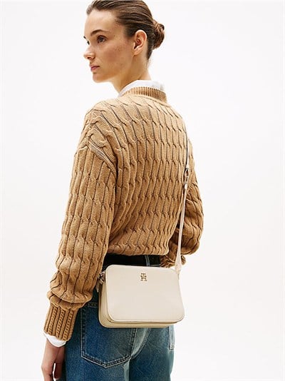 TOMMY HILFIGER KADIN OMUZ ÇANTASI AW0AW17229-AA8