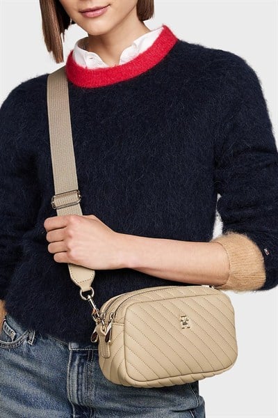 TOMMY HILFIGER KADIN OMUZ ÇANTASI AW0AW17011-AEG