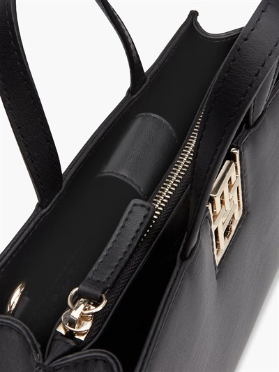 TOMMY HILFIGER KADIN OMUZ ÇANTASI AW0AW16762-BDS