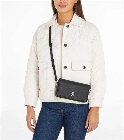 TOMMY HILFIGER KADIN OMUZ ÇANTASI AW0AW15180-BDS