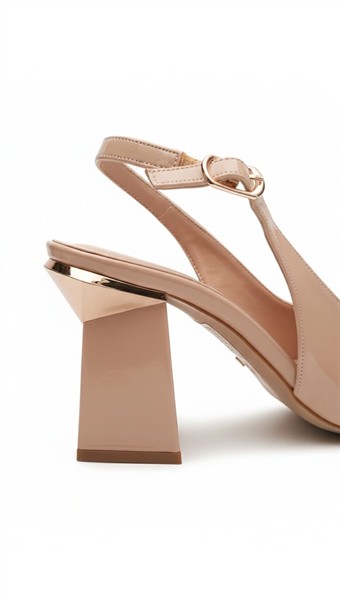 Kadın Arkası Açık Bilekten Bantlı Sivri Burun Stiletto Kalın Topuklu Ayakkabı Bej Rugan