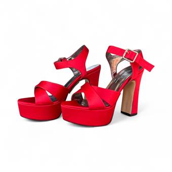 Kadın Çapraz Bantlı Kalın Topuklu Açık Ayakkabı Kırmızı Saten