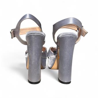 Kadın Çapraz Bantlı Kalın Topuklu Açık Ayakkabı Koyu Gri