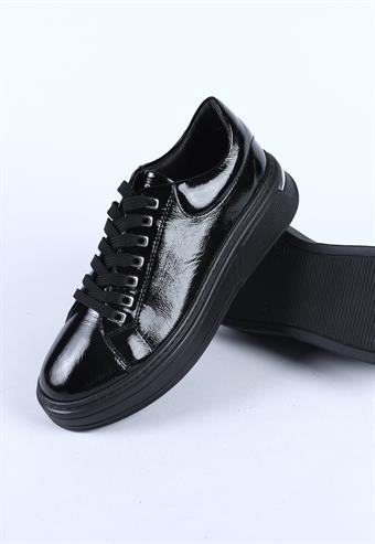 Kadın Hakiki Deri Kalın Tabanlı Bağcıklı Spor Ayakkabı & Sneaker Siyah Rugan