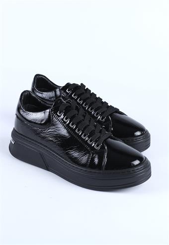 Kadın Hakiki Deri Kalın Tabanlı Bağcıklı Spor Ayakkabı & Sneaker Siyah Rugan