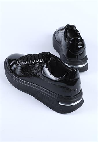 Kadın Hakiki Deri Kalın Tabanlı Bağcıklı Spor Ayakkabı & Sneaker Siyah Rugan