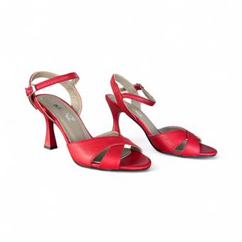 Kadın Hakiki Deri Bilekten Tokalı Abiye Ayakkabı Kırmızı