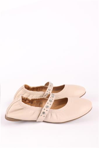 Kadın Hakiki Deri Taş Detaylı Üstten Bantlı Katlanabilir Babet Ayakkabı Bej