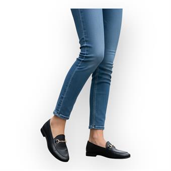 Kadın Hakiki Deri Toka Detaylı Günlük Maskülen Loafer Ayakkabı Siyah