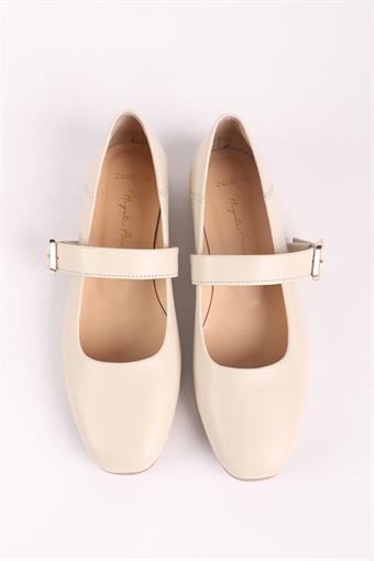 Kadın Hakiki Deri Üstten Bantlı Tokalı Babet Ayakkabı Bej