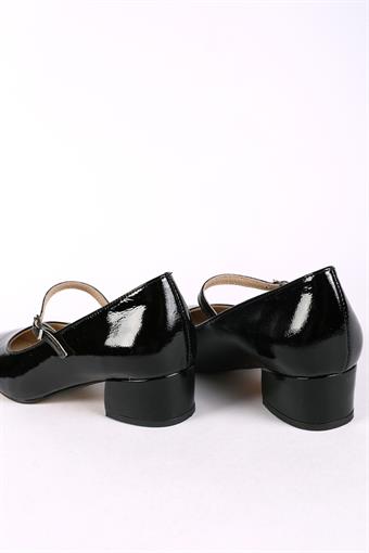 Kadın Hakiki Deri Üstten Bantlı Küt Burunlu Kalın Topuklu Ayakkabı Siyah Rugan