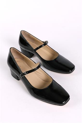 Kadın Hakiki Deri Üstten Bantlı Küt Burunlu Kalın Topuklu Ayakkabı Siyah Rugan