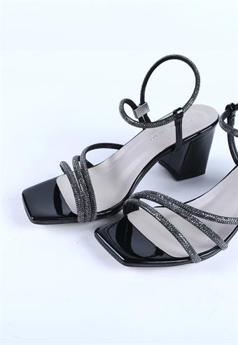 Kadın Taş Kordon Detaylı Abiye Ayakkabı Siyah