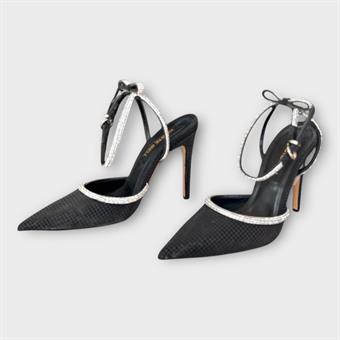 Kadın Taş Kordon Detaylı Zırh Kumaş Sivri Burun Topuklu Ayakkabı Siyah