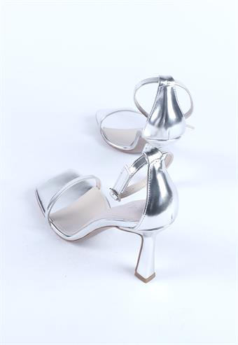 Kadın Tek Bant Bilekten Bağlamalı Abiye Ayakkabı Gümüş