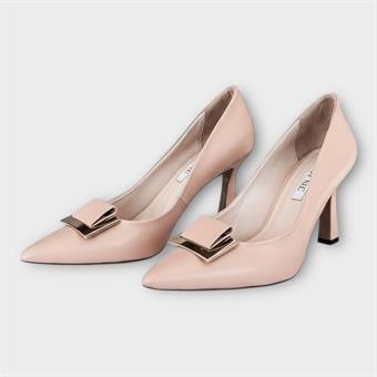 Kadın Toka Detaylı Sivri Burun Stiletto Ayakkabı Bej