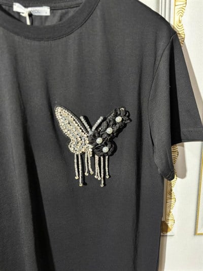 TAŞLI KELEBEK FİGÜRLÜ SİYAH  KADIN T-SHIRT