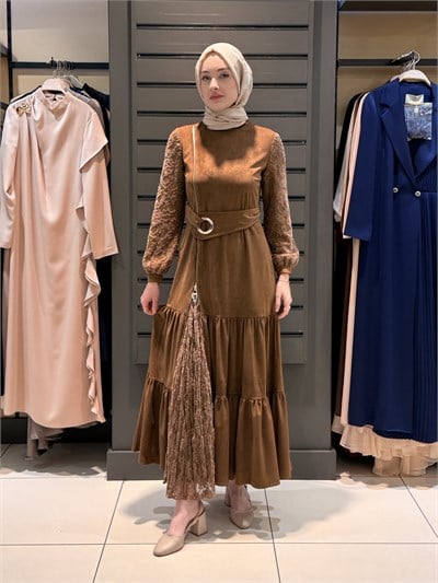 DANTEL DETAY ELBİSE CAMEL