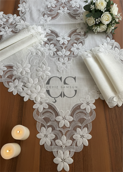 Feride Model Salon Takımı - 5 Parça Set - Krem Güpür & Kumaş