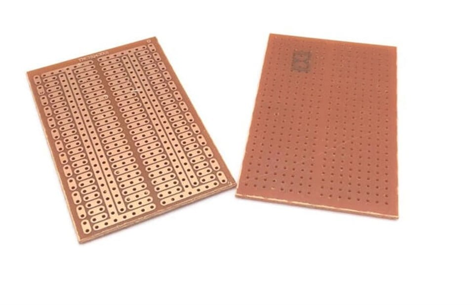 Tek Taraflı Delikli Üniversal plaket 4,5x7 cm