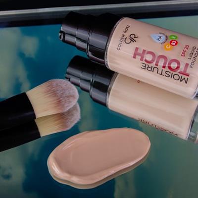 Golden Rose Moisture Touch Liquid Foundation Spf20 No: 104 Nemlendirici Etkili Fondöten - 8691190533694