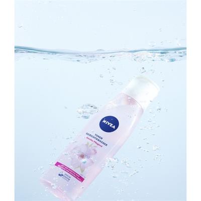 NIVEA Yatıştırıcı Tonik 200ml;Kuru Ciltler;Yüz Temizleme;Saf Su ve Badem Yağı