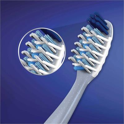 Oral-B Diş Fırçası Pro-Expert Komple 7 40 Orta 1 Alana 1 Bedava Paketi