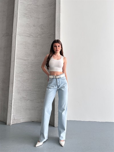 Paça Kesik Detaylı Jean