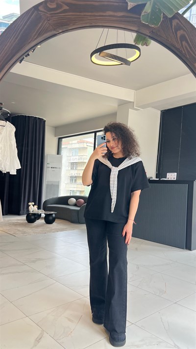 Siyah Şal Detaylı Tshirt