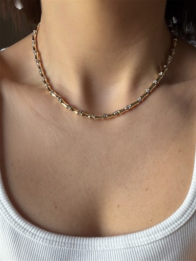 14K gold renk,taşlı halkaları olan, çok sevilen tasarım kolye