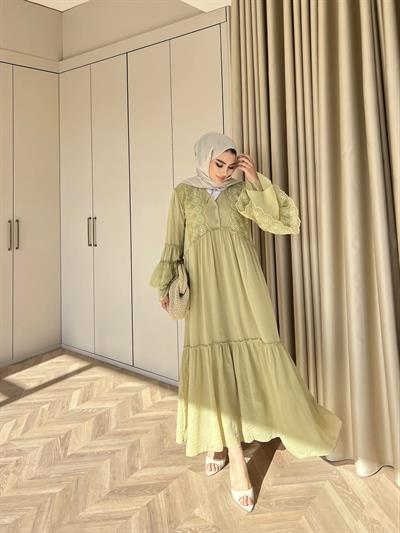 Hadise Kolları Dantel Elbise - Yeşil