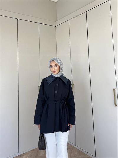 Masal Deri Detaylı Trenç (Ön Sipariş)