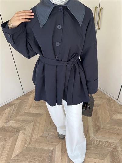 Masal Deri Detaylı Trenç (Ön Sipariş)