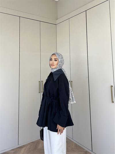 Masal Deri Detaylı Trenç (Ön Sipariş)