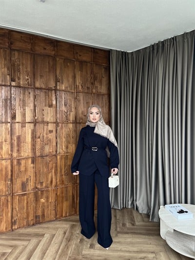 Çift Ön Detaylı Kemerli Takım- Laci 