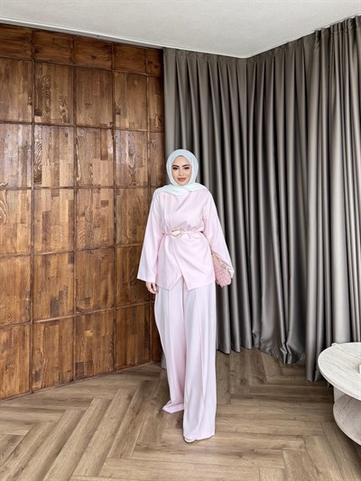 Çift Ön Detaylı Kemerli Takım- Pembe