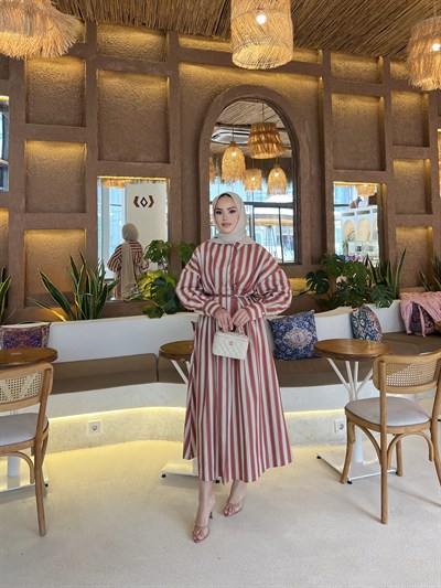 Çisem Çizgi Detay Elbise - Tarçın 