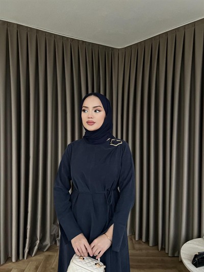 Desli Broşlu Elbise - Lacivert