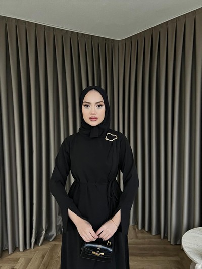 Desli Broşlu Elbise - Siyah