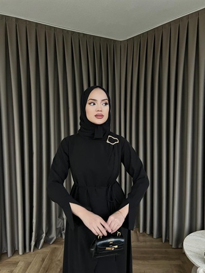 Desli Broşlu Elbise - Siyah