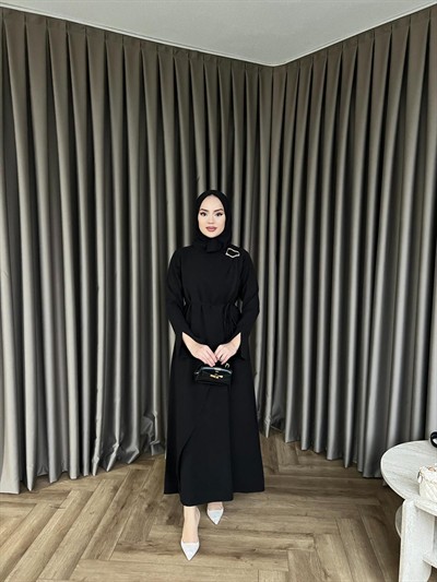 Desli Broşlu Elbise - Siyah