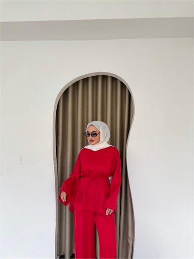 Dua Yan Detaylı Takım - Kırmızı