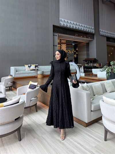 Epli Dantel Elbise- Siyah