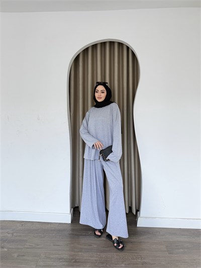 Kübra Takım - Gri