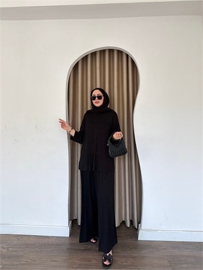 Kübra Takım - Siyah