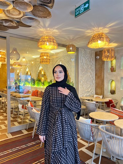 Merve Kemer Detaylı Elbise - Siyah