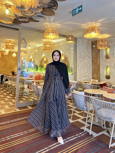Merve Kemer Detaylı Elbise - Siyah